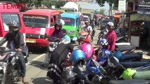 Belasan Pasar Tumpah di Jalan Tangerang Merak Jadi Titik Kemacetan Arus Mudik di Banten