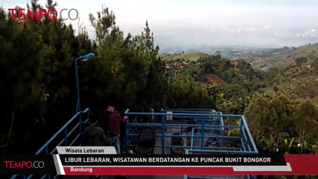 Libur Lebaran, Wisatawan Berdatangan ke Puncak Bukit Bongkor