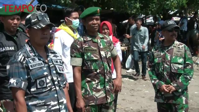 Libur Lebaran, Ribuan Wisatawan Padati Pantai Tanjung Pasir