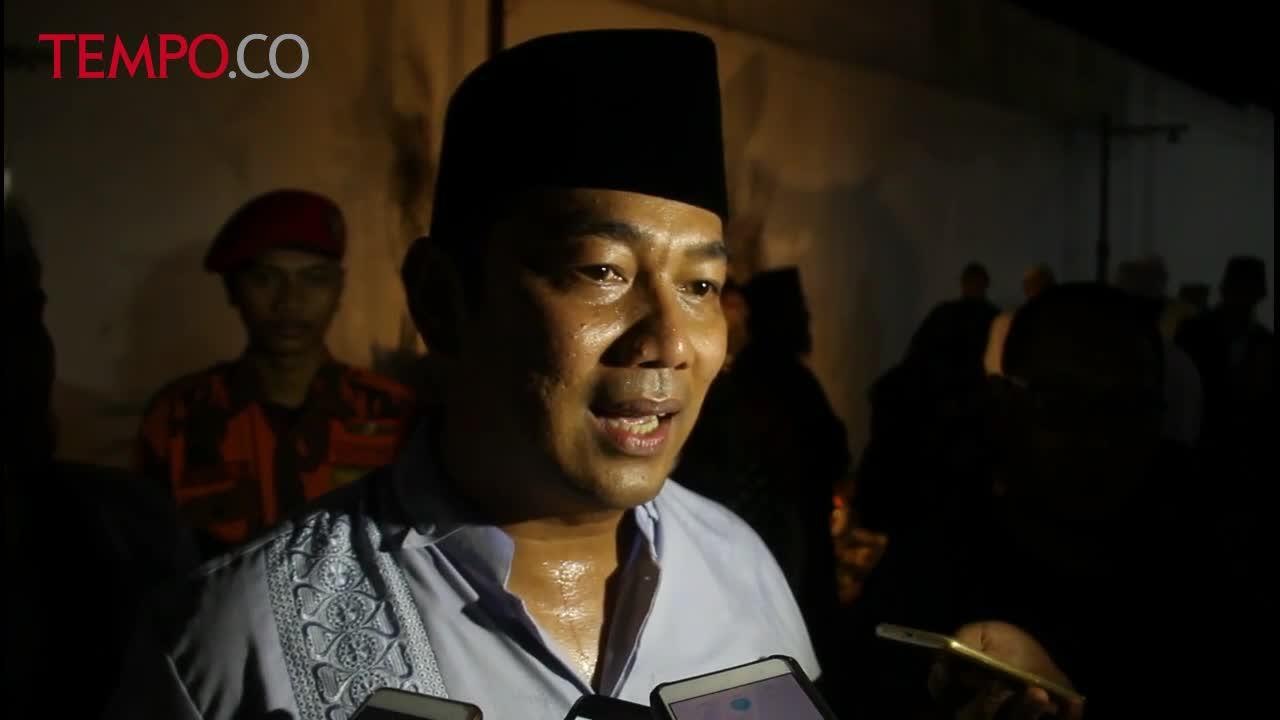 Walikota Semarang Bermain Sepakbola Api Bersama Para Santri