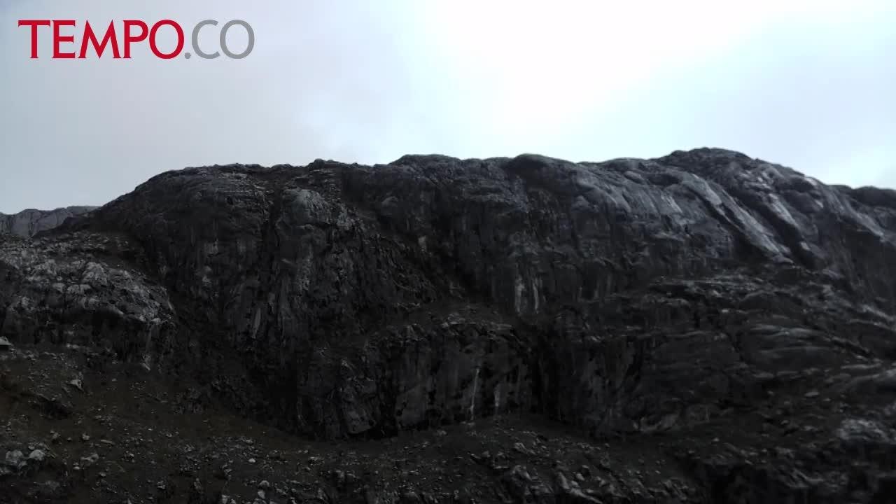 Khansa Syahlaa, Pendaki Cilik Berhasil Capai Puncak Cartensz Pyramid Papua