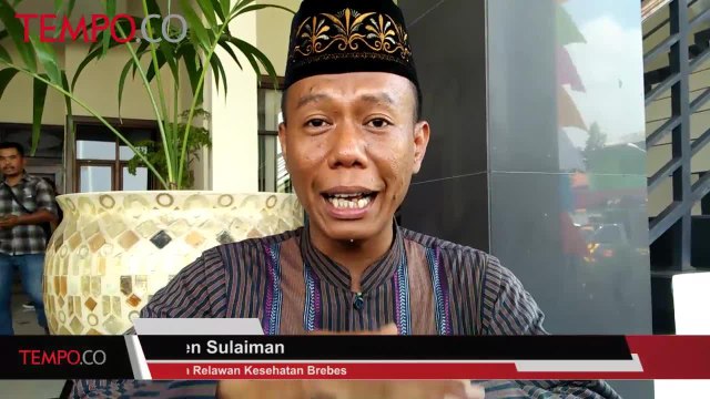 Bawa Keranda, Warga Brebes Protes Kebijakan Jamkesda