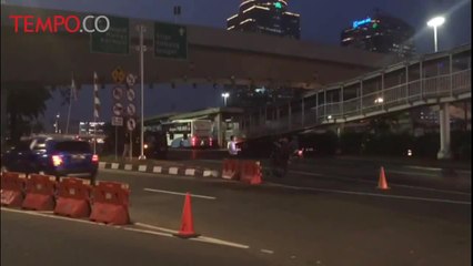 Mobil-Mobil Mundur, Banyak Pengendara Salah Jalan di Simpang Susun Semanggi