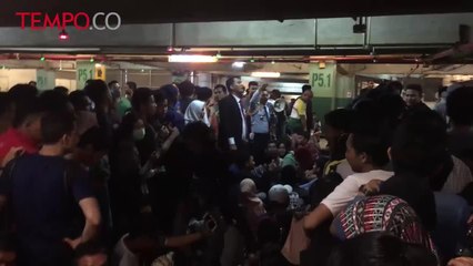 Diskon Produk Olahraga Hingga 90% Pengunjung Mall Rela Antre Hingga 4 Jam