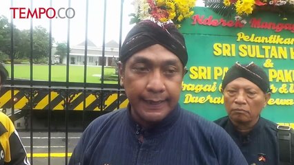 Sultan HB X Dilantik, Warga Yogyakarta Potong Tumpeng