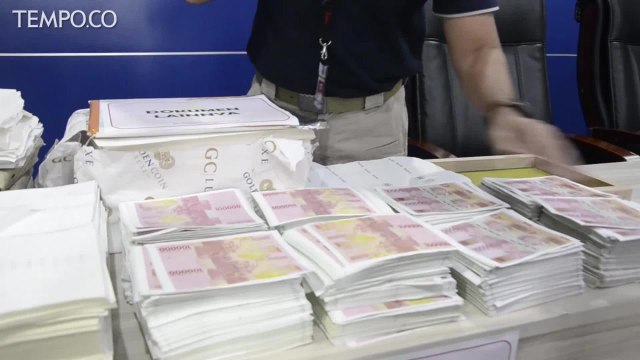 Pelaku Pembuat Uang Palsu di Karawang Diciduk Polisi
