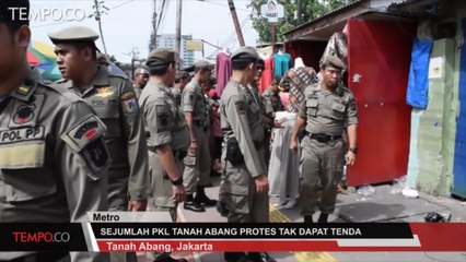 Sejumlah PKL Tanah Abang Protes Tak Dapat Tenda