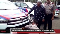 Gubernur Ahmad Heryawan Serahkan Hibah Mobil Untuk Polda Metro