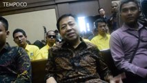 Baju di Sidang, Setya Novanto Dibawakan Batik Cuma Satu