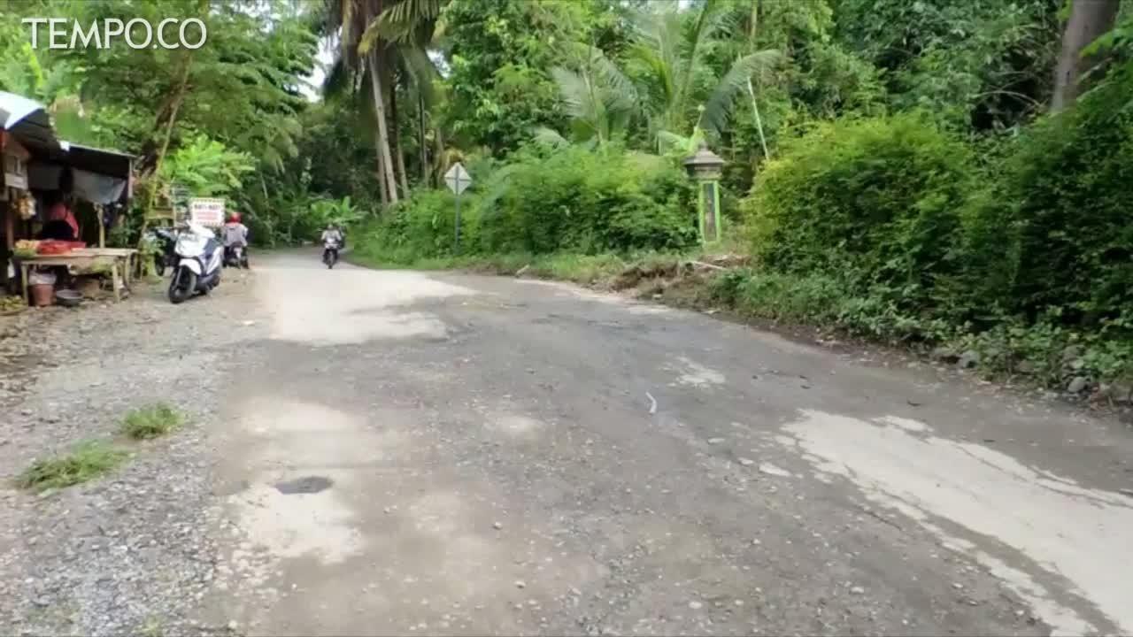 Jalan Rusak Akibat Truk Tambang, Warga Tuntut Perbaikan