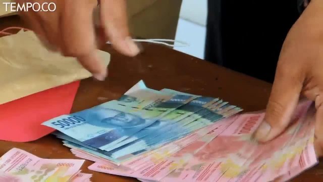 Tukang Batu Bata Beli Sapi dengan Uang Palsu