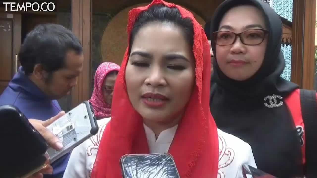 Jelang Pilkada Puti Guntur Ziarah ke Makam Gus Dur