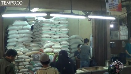 Ribuan Ton Beras Impor Vietnam Terkatung-katung di Merak