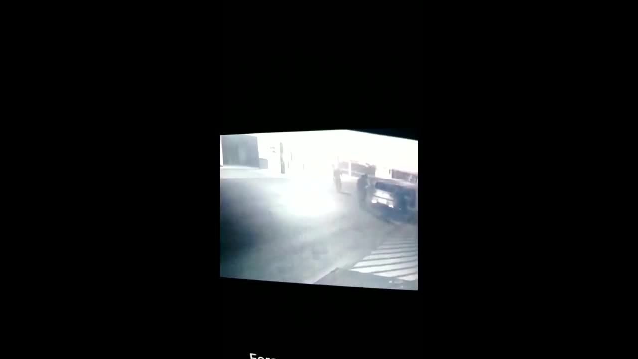 Bando toca o terror durante assalto a banco e três pessoas ficam feridas