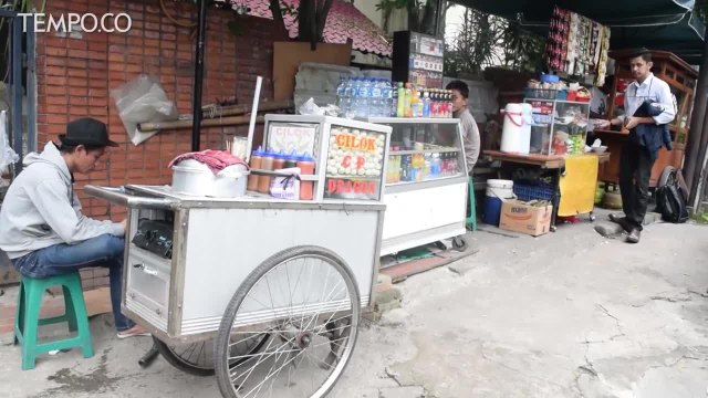 PKL Melawai Pilih Jualan di Trotoar, Ini Alasannya