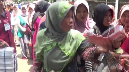 Tak Dapat Lagi PKH, Seorang Janda Protes di Tengah Antrean