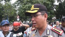 Driver Taksi Online Demo ke Istana, Pengemudi Wanita Turut Ke Garis Depan