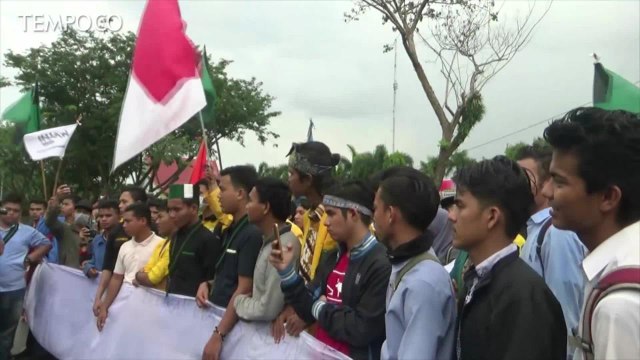 Ratusan Mahasiswa Demo Tolak Pembangunan Waduk di Riau