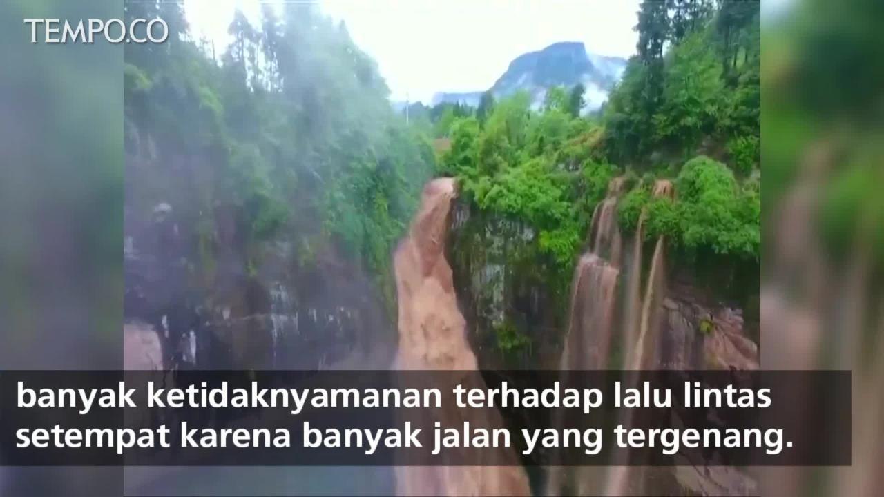 Badai Ini Ubah Banjir Jadi Air Terjun
