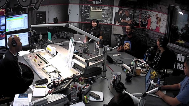 Damon Wayans Jr. Talks His Forever Young Resemblance