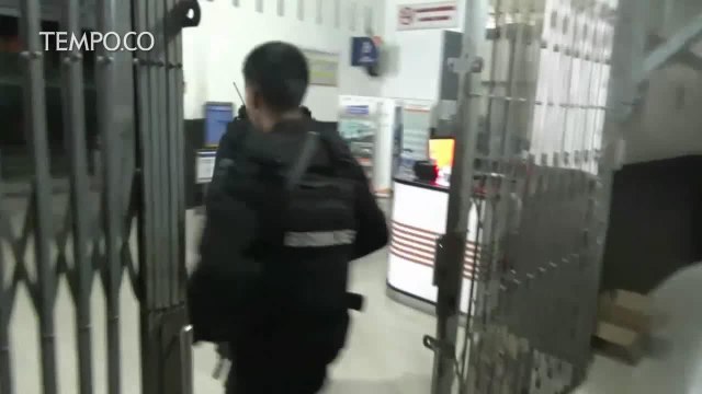 Penumpang Panik saat Kereta Api Rangkasbitung-Merak Diteror Bom