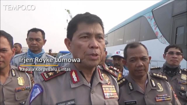 Pakai Sepeda Ontel, Kakorlantas Cek Kesiapan Tol Menjelang Lebaran