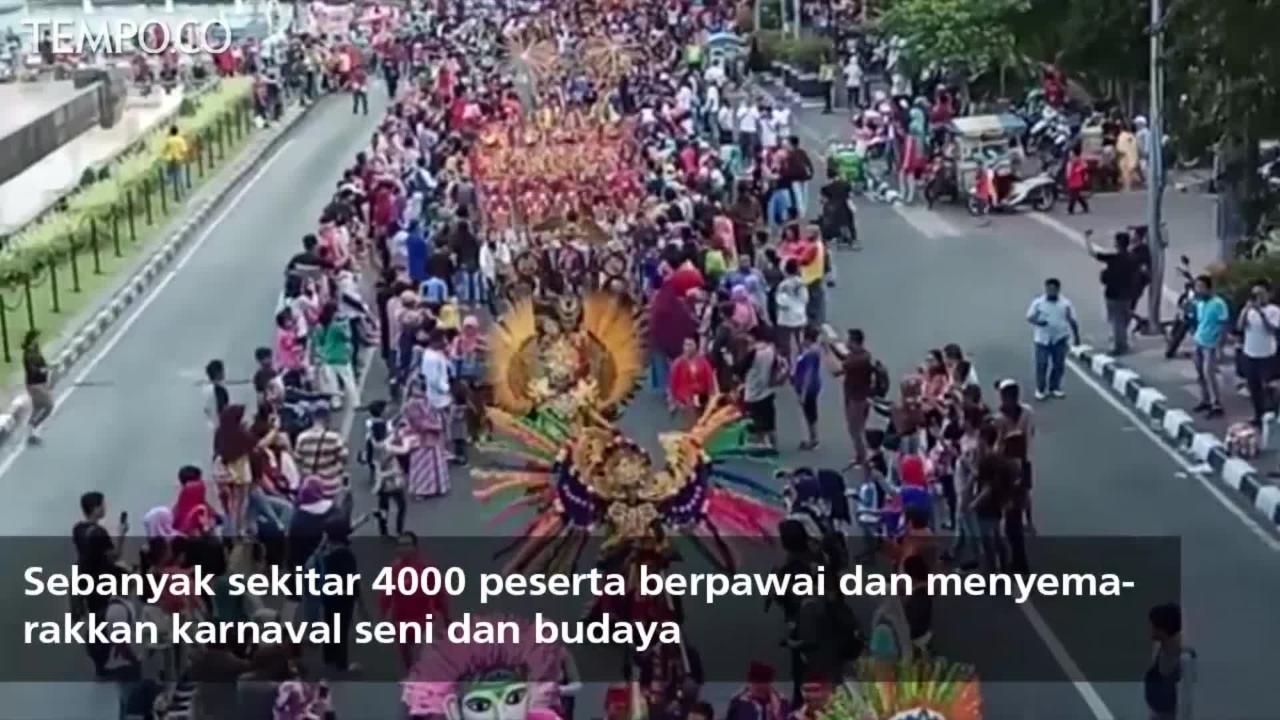 Anies Baswedan Menggunakan Motor Saat Jakarnaval