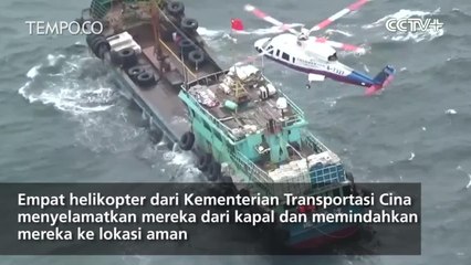 Helikopter Selamatkan 30 Awak Kapal dari Gelombang Tinggi