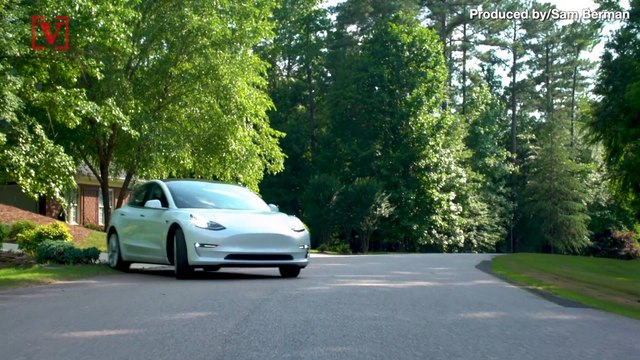 Tesla CEO Elon Musk Says Owners Will be Able to Stream YouTube, Netflix in Their Cars