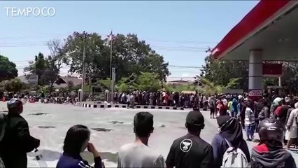 Warga Terdampak Gempa Menjarah BBM di 2 SPBU di Palu