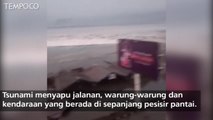 Video Warga Rekam Saat Tsunami Terjang Kota Palu