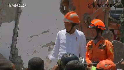 Ketika Jokowi Melihat Langsung Hancurnya Hotel Roa Roa Palu