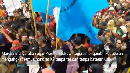 Nasib Guru Honorer, Perjuangan Tak Kunjung Berakhir