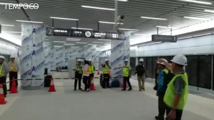Menjajal MRT, Jokowi Targetkan Selesai Maret 2019