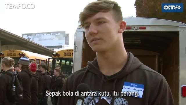 Kebakaran California, Tim Sepak Bola Saling Bantu