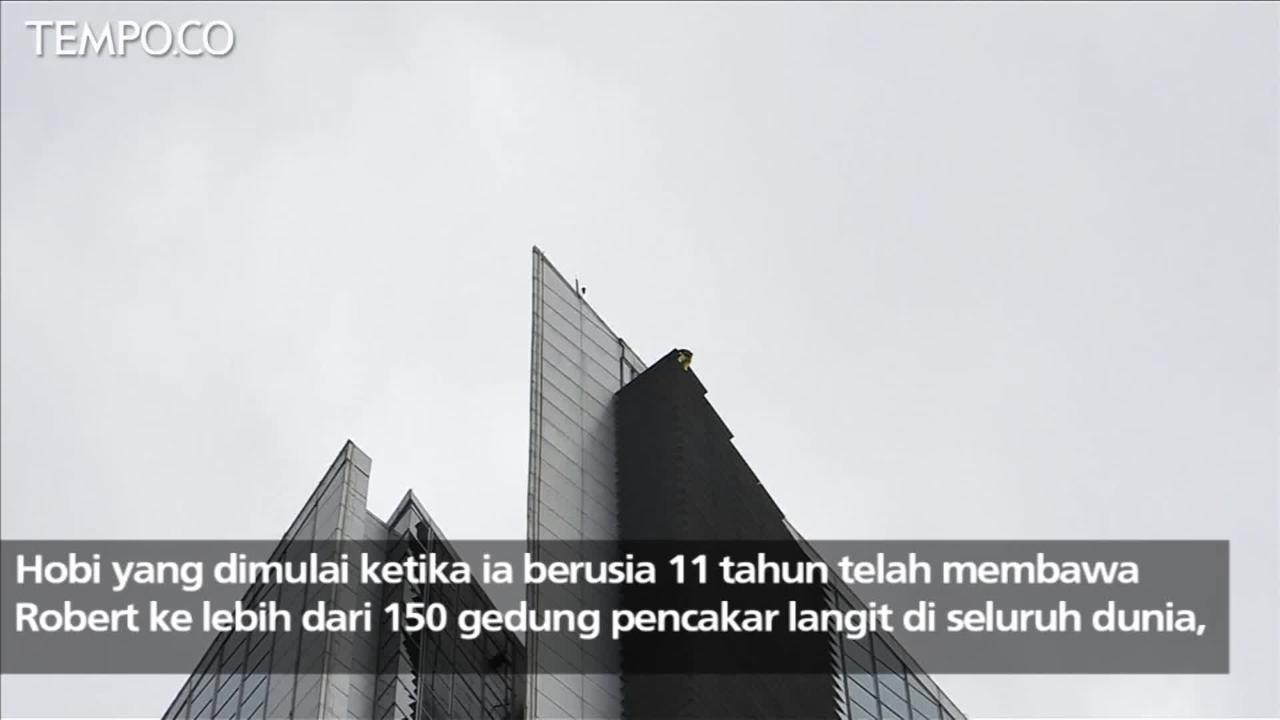 Viral, Aksi Spiderman Asal Prancis Panjat Gedung di Manila