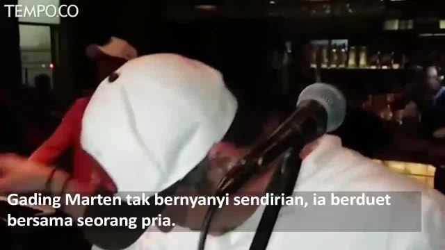 Nyanyikan Lagu Pergilah Kasih, Gading Marten Menangis