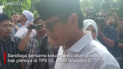 Sebelum ke TPS, Sandiaga Sungkem kepada Orang Tua