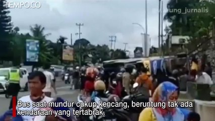 Detik-Detik Rem Blong, Bus Mundur dan Terbalik di Puncak, Puluhan Terluka