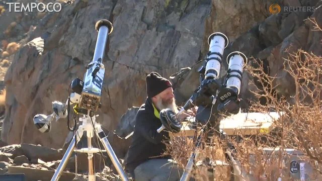 Detik-detik Gerhana Matahari Total Tenggelam dalam Kegelapan