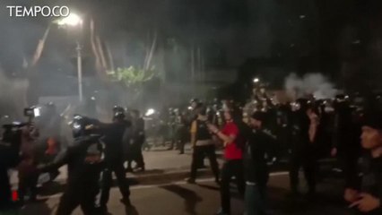 6 Jam Bentrok dengan Polisi, Massa Aksi 22 Mei Bubar dari Bawaslu