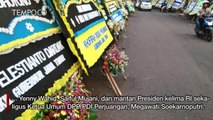 Deretan Karangan Bunga di Rumah Duka Ani Yudhoyono