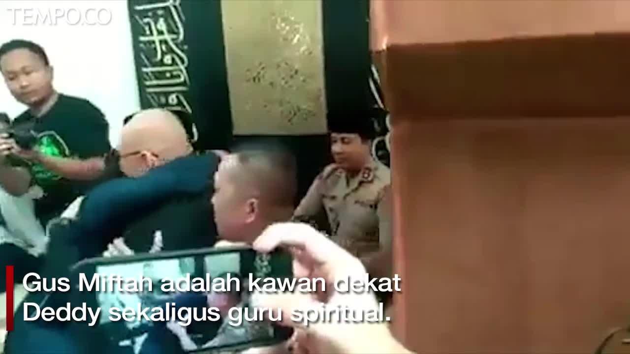Detik-detik Deddy Corbuzier Ucapkan Dua Kalimat Syahadat