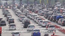 Bekasi Pasang Portal Halau Truk dari Tol Cikampek ke Kalimalang