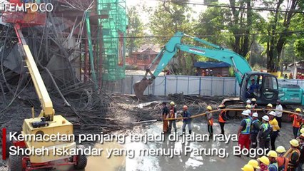 Beton Bekisting Tiang Proyek Tol BORR Roboh, Dua Pekerja Terluka