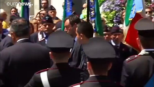 Италия: прощание с убитым полицейским