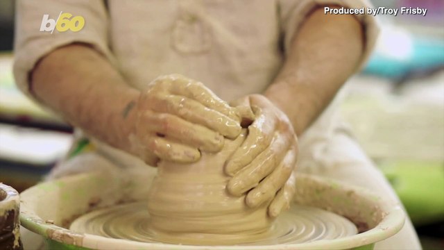 This Is How Much the Average Person Makes a Year with Their Side Hustle