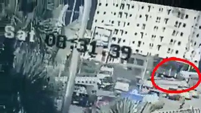 Khoảnh khắc khi chiếc xe khách mất lái lao qua dải phân cách, đâm 5 người thương vong trên cầu Bãi Cháy