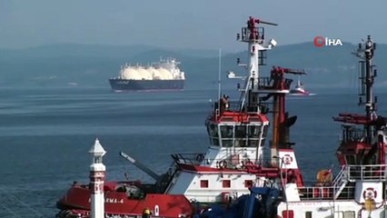 Dev tanker Çanakkale Boğazı'nı kapattı