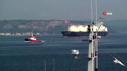 Dev tanker Çanakkale Boğazı'nı kapattı